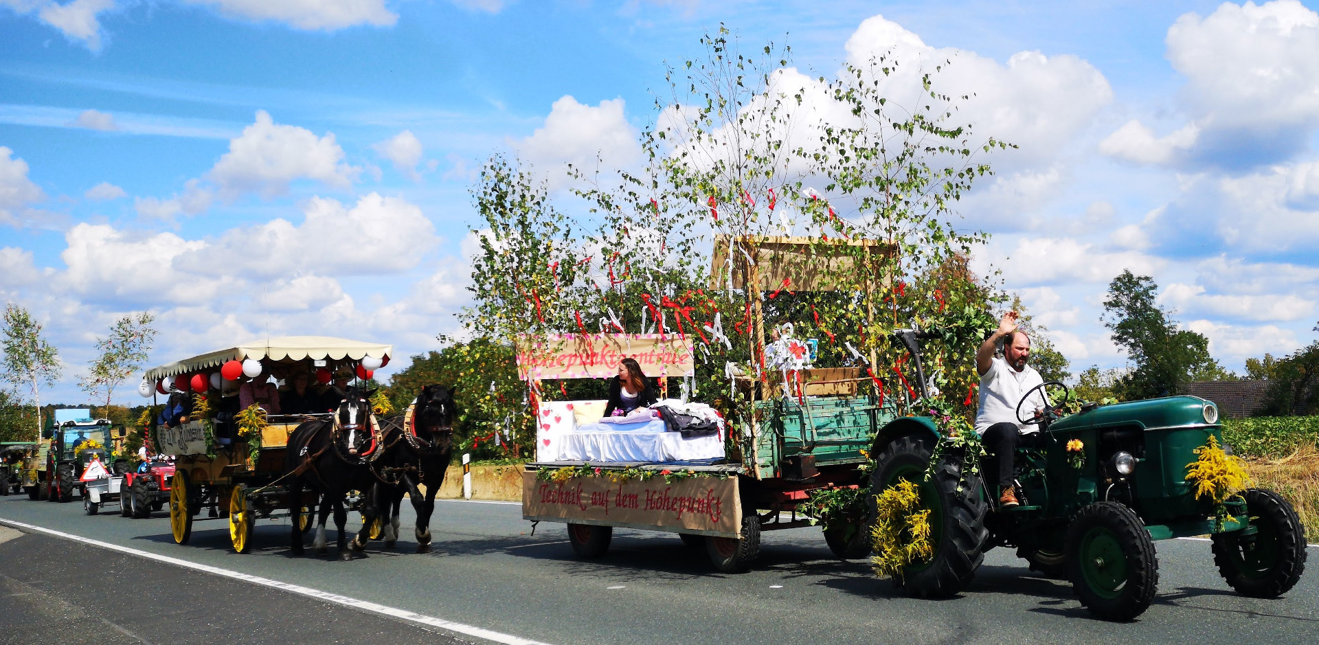 Festumzug am Kirchweihsonntag